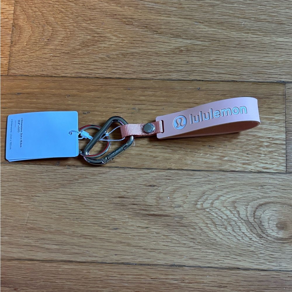 Lululemon silicone keychain-Coral Kiss